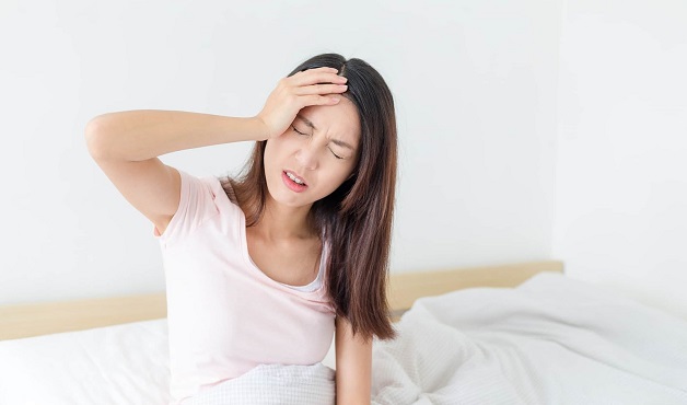 Tại sao nhiều người bị đau đầu khi ngủ dậy vào buổi sáng?